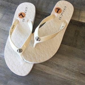 NWT Coach Abbigail White Turnlock Flip Flops Sz 7